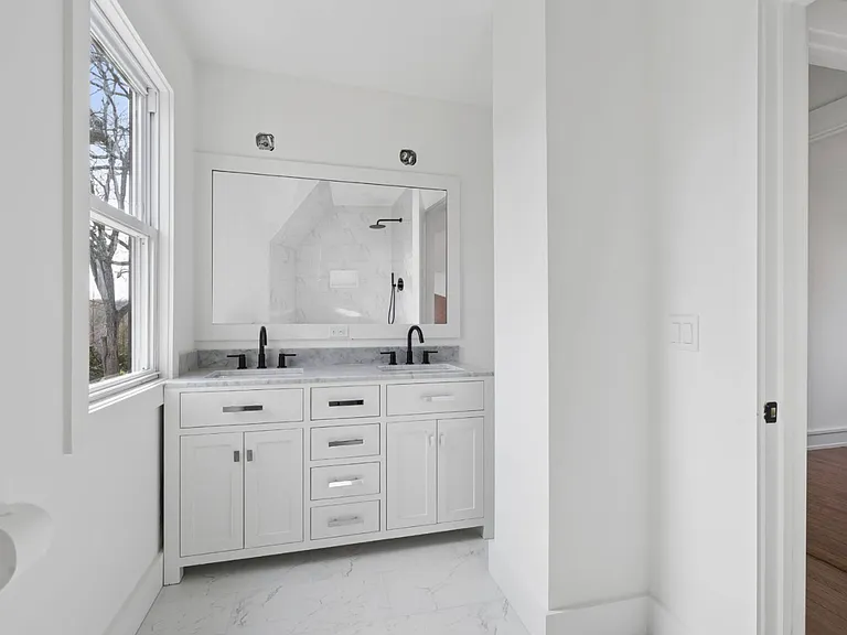 18 Lake Side Dr — Photo 19