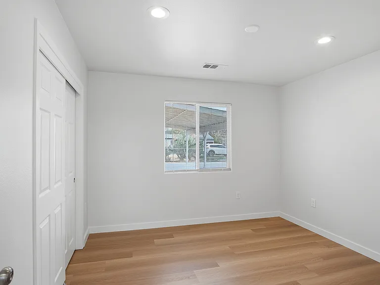 15603 August Ave — Photo 11