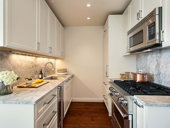 5th image of 200 E 94th St APT 903