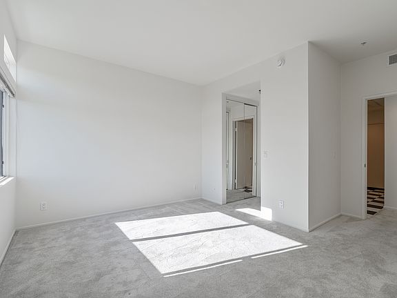 3rd image of 3561 Clarington Ave APT 302