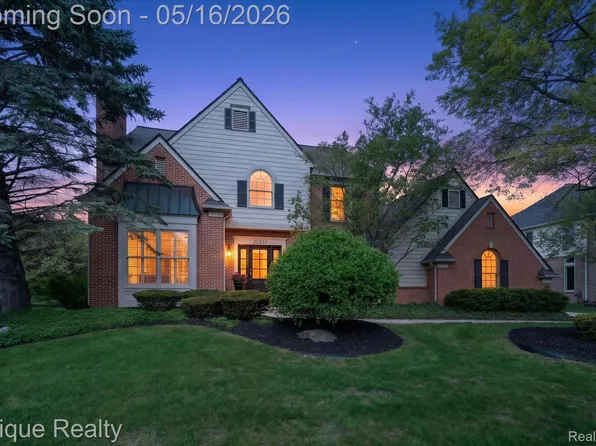 22037 Chase Dr, Novi, MI 48375