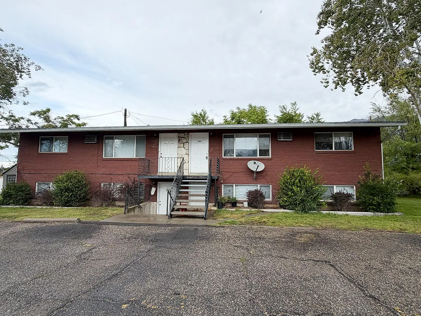 763 N 200 E - 765 N 200 E — Photo 2