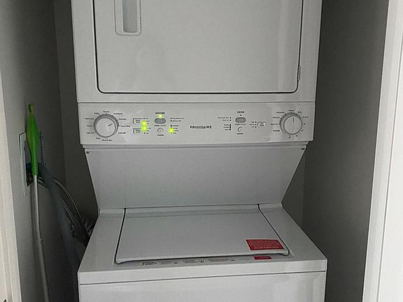 3rd image of 223 W Illinois St #801