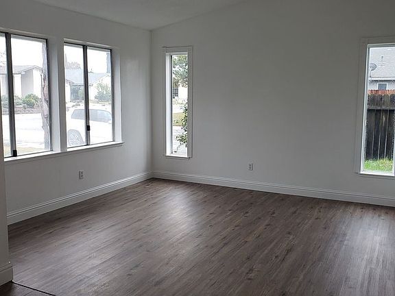 3rd image of 8998 Glen Alder Way