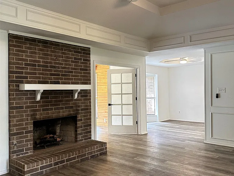 228 S Pearson Ln — Photo 12