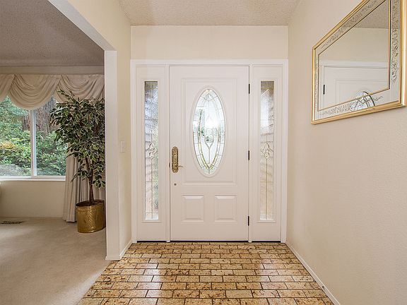 3rd image of 22034 SE 33rd St