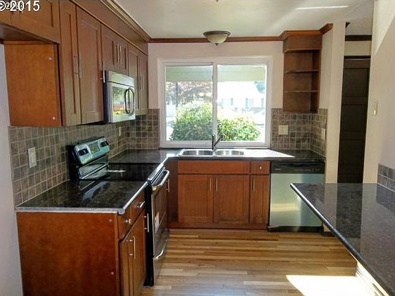 4th image of 15006 NE 27th St