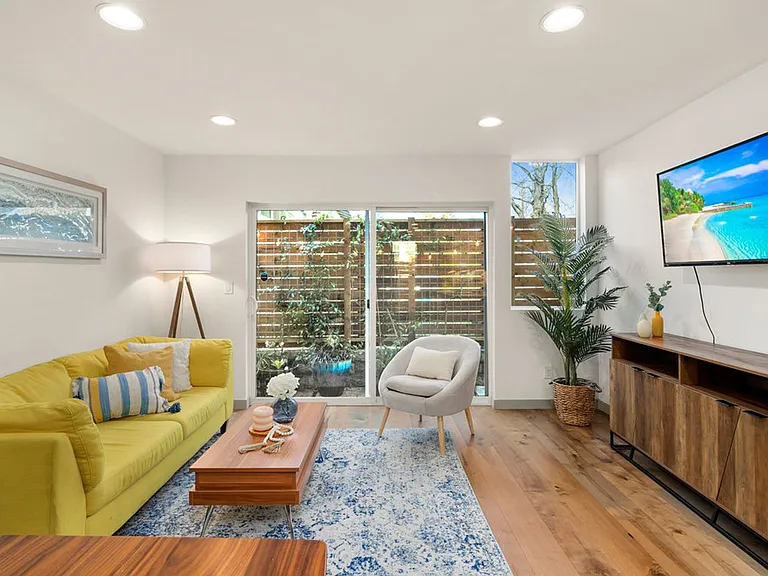 3415 Beacon Ave S #B — Photo 5