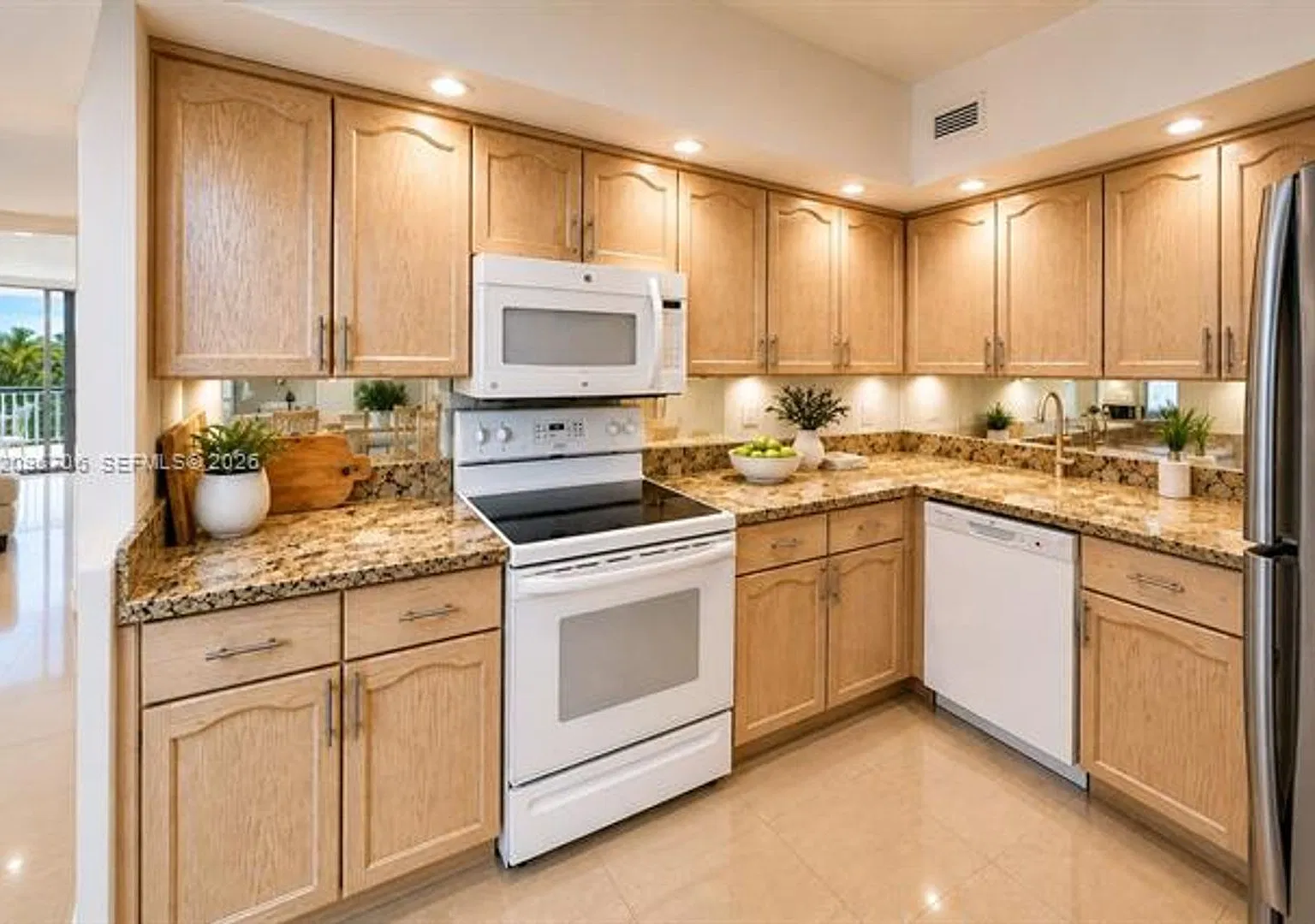 5600 Collins Ave cu-4P, Miami Beach, FL 33140 — Photo 1
