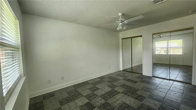 206 Canberra Ct — Photo 9