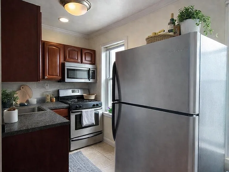 32 Beacon Ave #3 — Photo 5