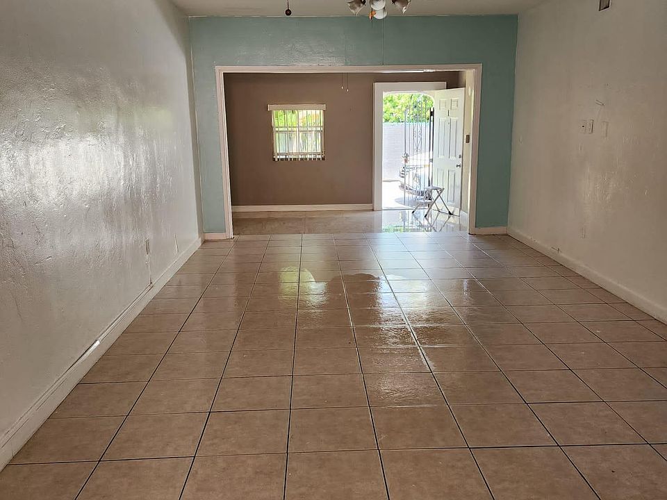 1st image of 1657 N Treasure Dr APT 1