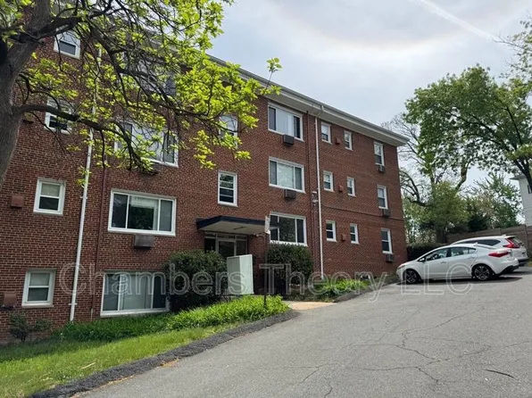 945 N Barton St, Arlington, VA