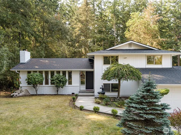 1981 Country Lane, Oak Harbor, WA 98277