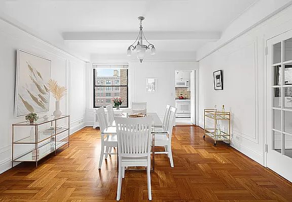 4th image of 825 W End Ave #14-C