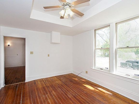 5th image of 1047 E 4th St #1