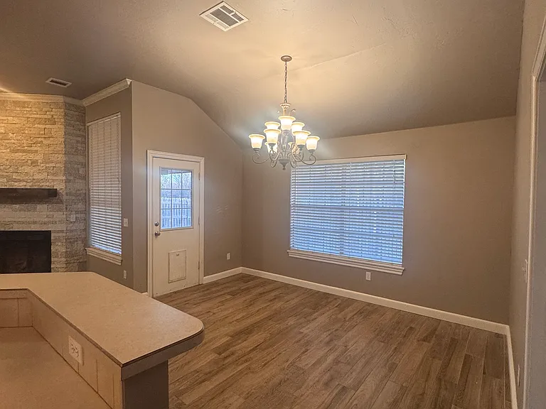 844 SW 41st St — Photo 5