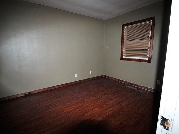 4th image of 8 Alleyne Dr
