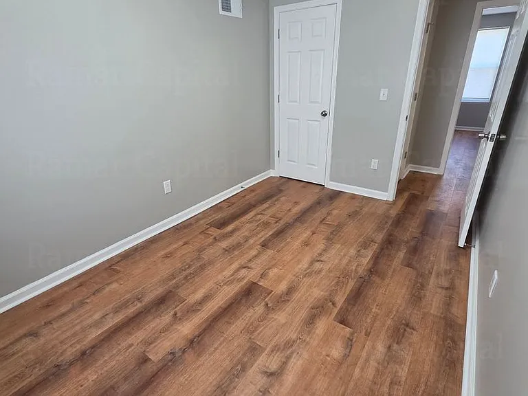 2754 Mickle St — Photo 16