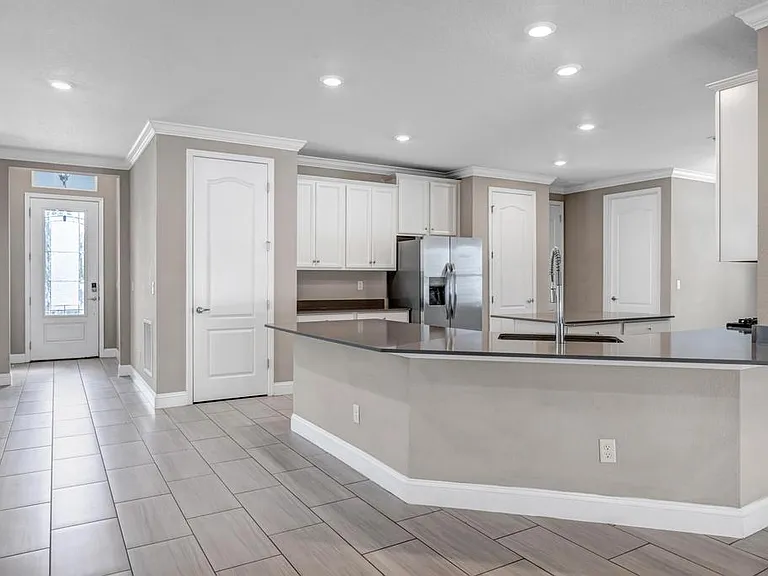275 Renwick Pkwy — Photo 13