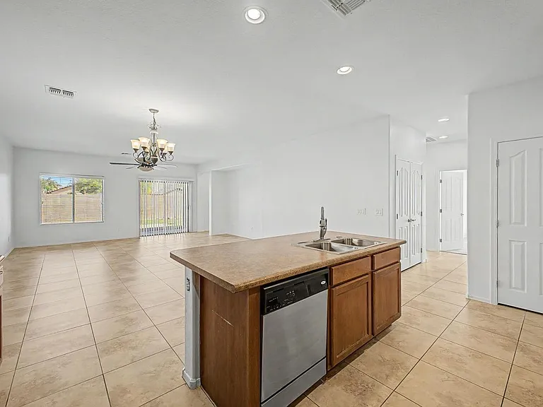 10775 W Washington St — Photo 7
