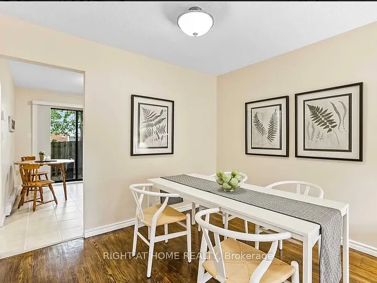 350 Camelot Ct #3 — Photo 10