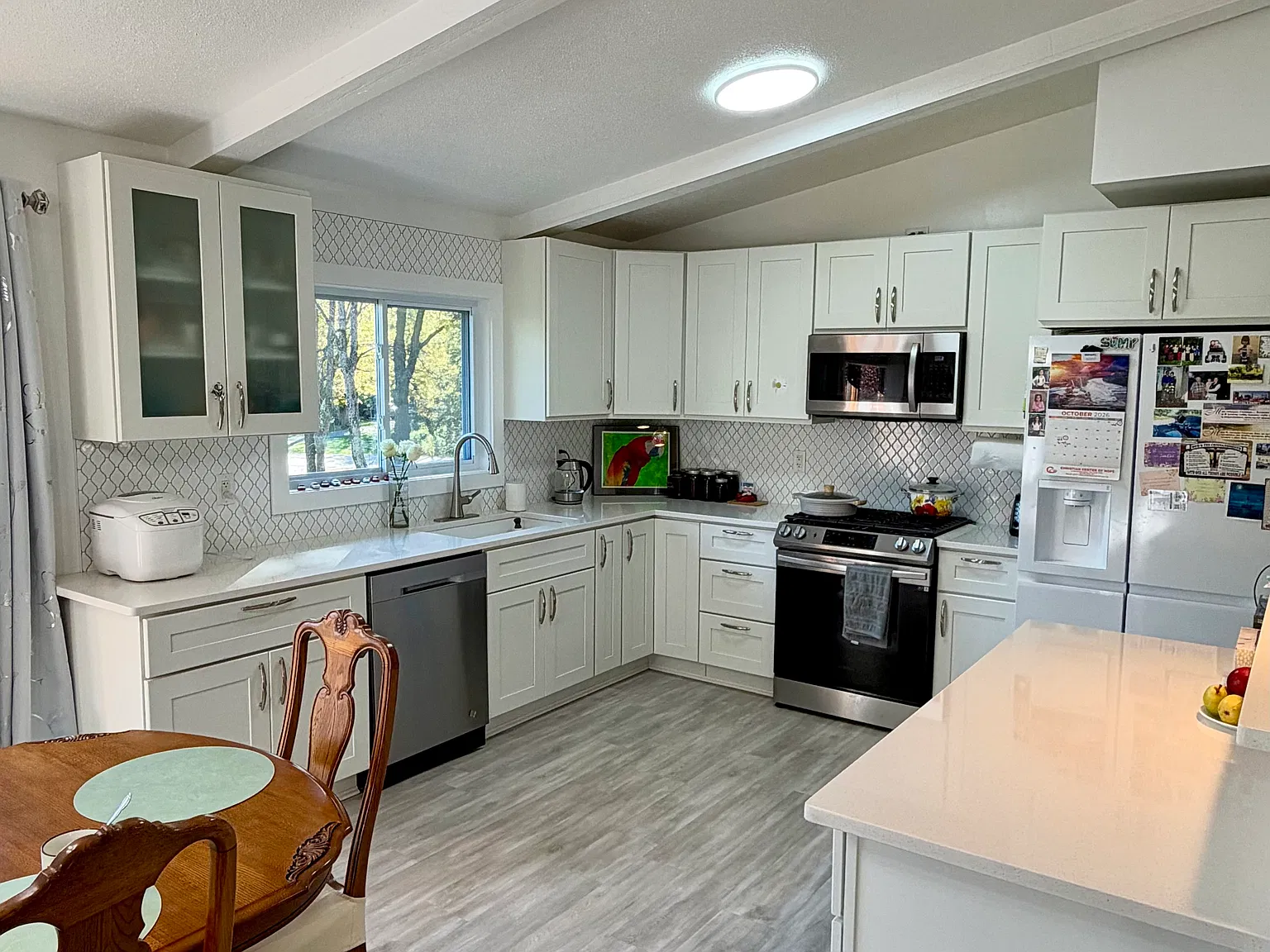 4 bed, 2580 sqft, $2,700 — Photo 2