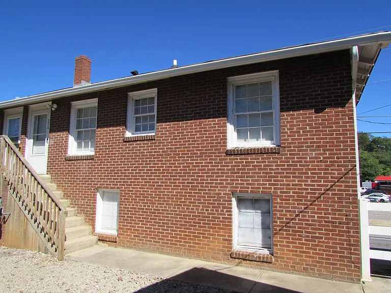 417 E Front St — Photo 1