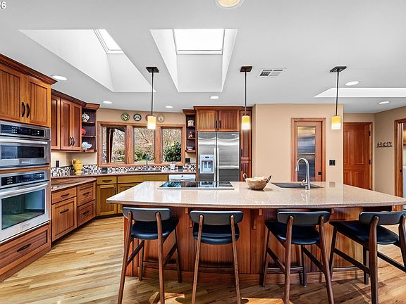 5th image of 2746 Norbert Ln