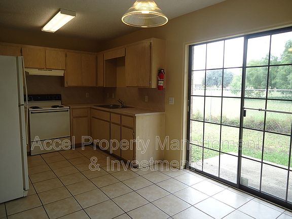 3rd image of 1201 W Carmen Ave APT 3