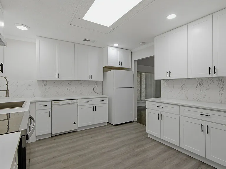 5005 Frontier Ln — Photo 15