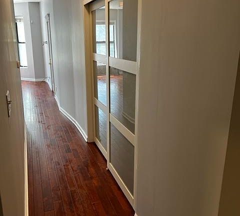 5th image of 1922 W Oakdale Ave #1