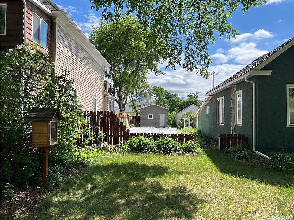 1st image of 432 D AVENUE S