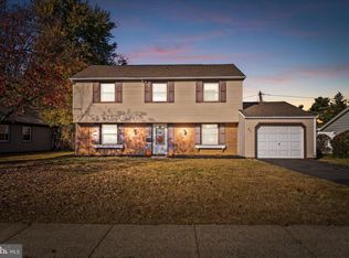 97 Pheasant Ln, Willingboro, NJ 08046
