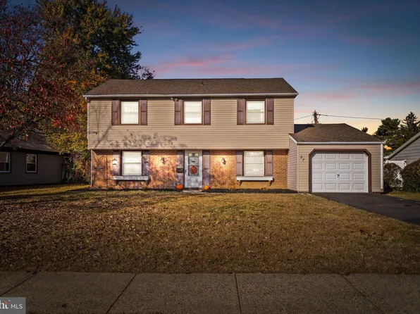 97 Pheasant Ln, Willingboro, NJ 08046
