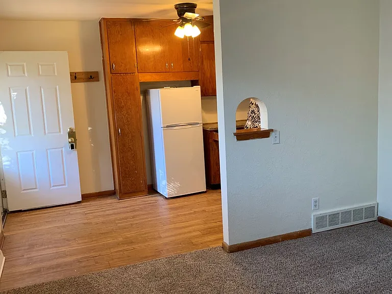 2025 6th Ave #3 — Photo 8