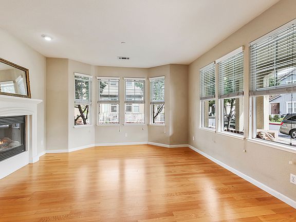 4th image of 2220 Alysheba Ct