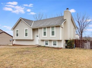 19226 E Ponca Dr, Independence, MO 64056