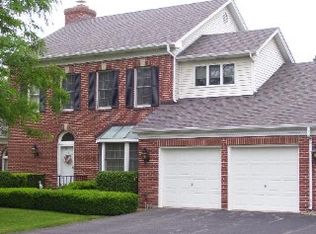 4 Laura Ln, Sugar Grove, IL 60554