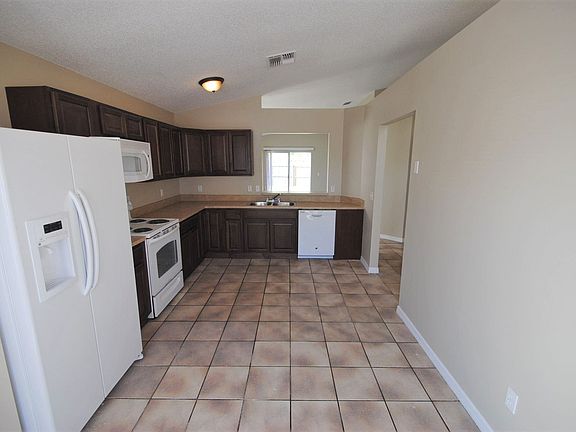 2nd image of 2033 Donegan Pl