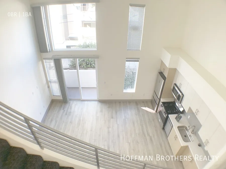 1039 S Hobart Blvd Los Angeles, CA 90006 — Photo 4