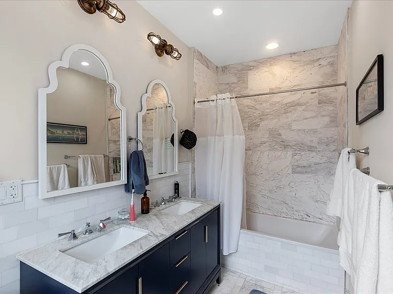 5331 S Cornell Ave #3 — Photo 12