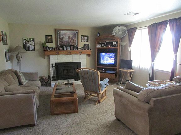 3rd image of 4224 N Sunnyside Ave