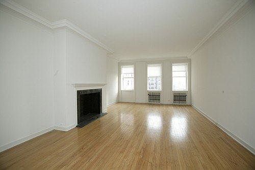 3rd image of 424 W Melrose St APT 15B