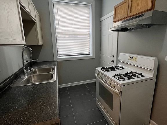 5th image of 4716-18 S King Dr #4716-2E
