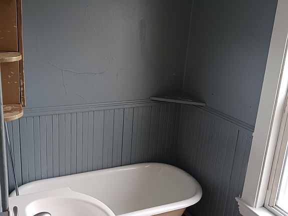 3rd image of 48 Essex Ave #3A