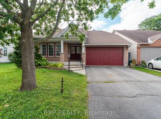 6 Windchime Cres, Ottawa, ON K2G6J3