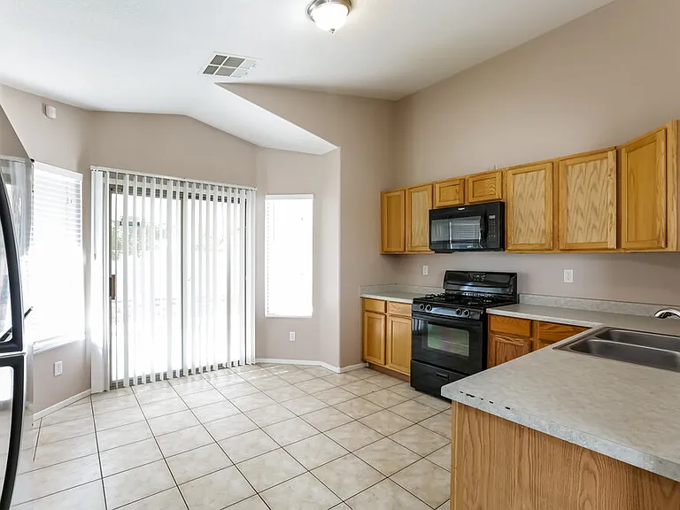 10205 Barrel Ridge St — Photo 5