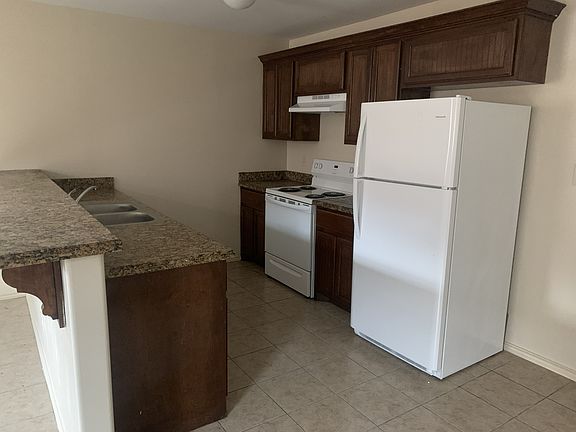 4th image of 2502 Gregory Ave #E