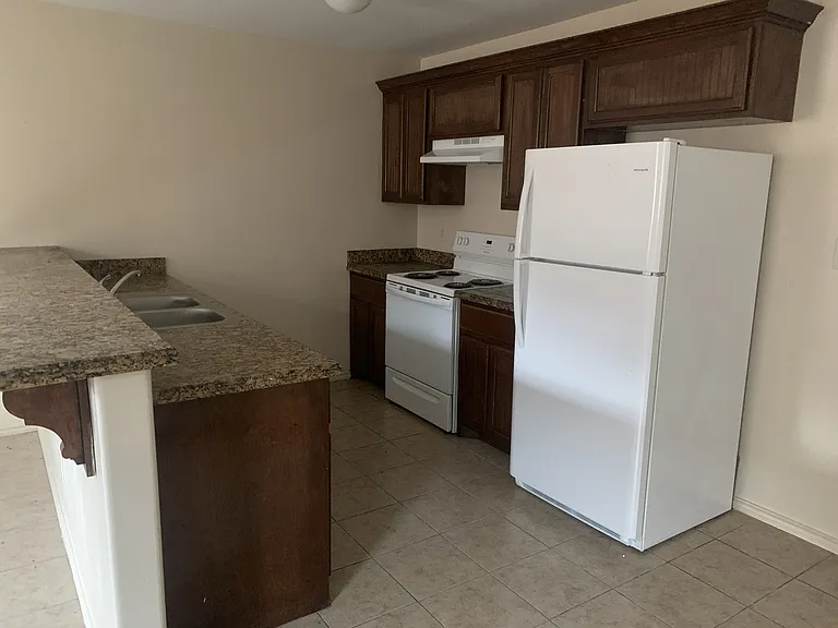 2502 Gregory Ave #E — Photo 4